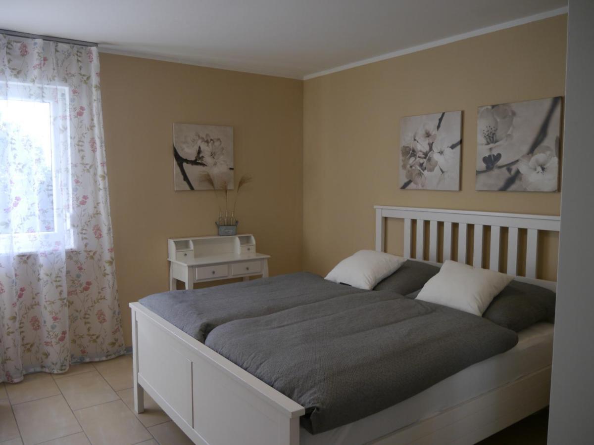 Ferienwohnung Kirchberg Uettingen Ngoại thất bức ảnh